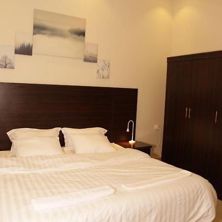 Spacious Apartments At Basla St 3 Mins From King Fahd Stadium Riadh Exterior foto