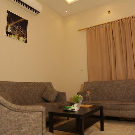 Spacious Apartments At Basla St 3 Mins From King Fahd Stadium Riadh Exterior foto